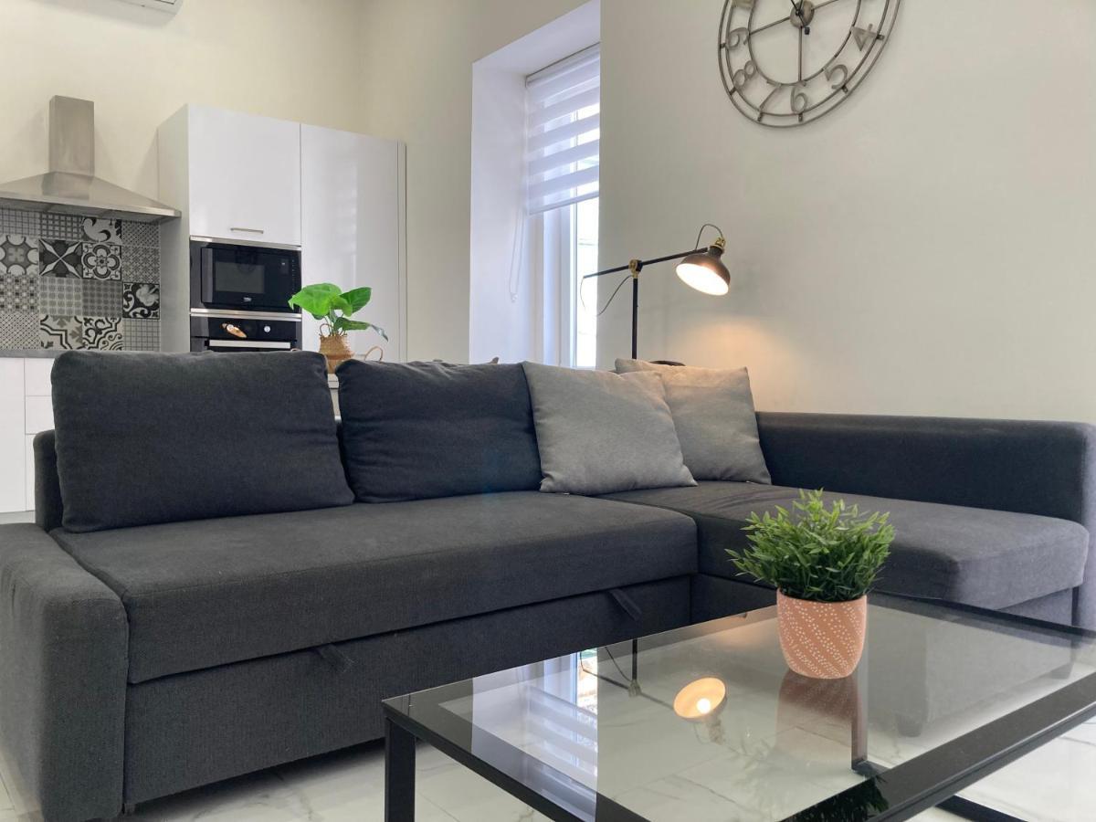 Charming Central Townhouse In Sliema By Assetflow Pro Apartment Bagian luar foto