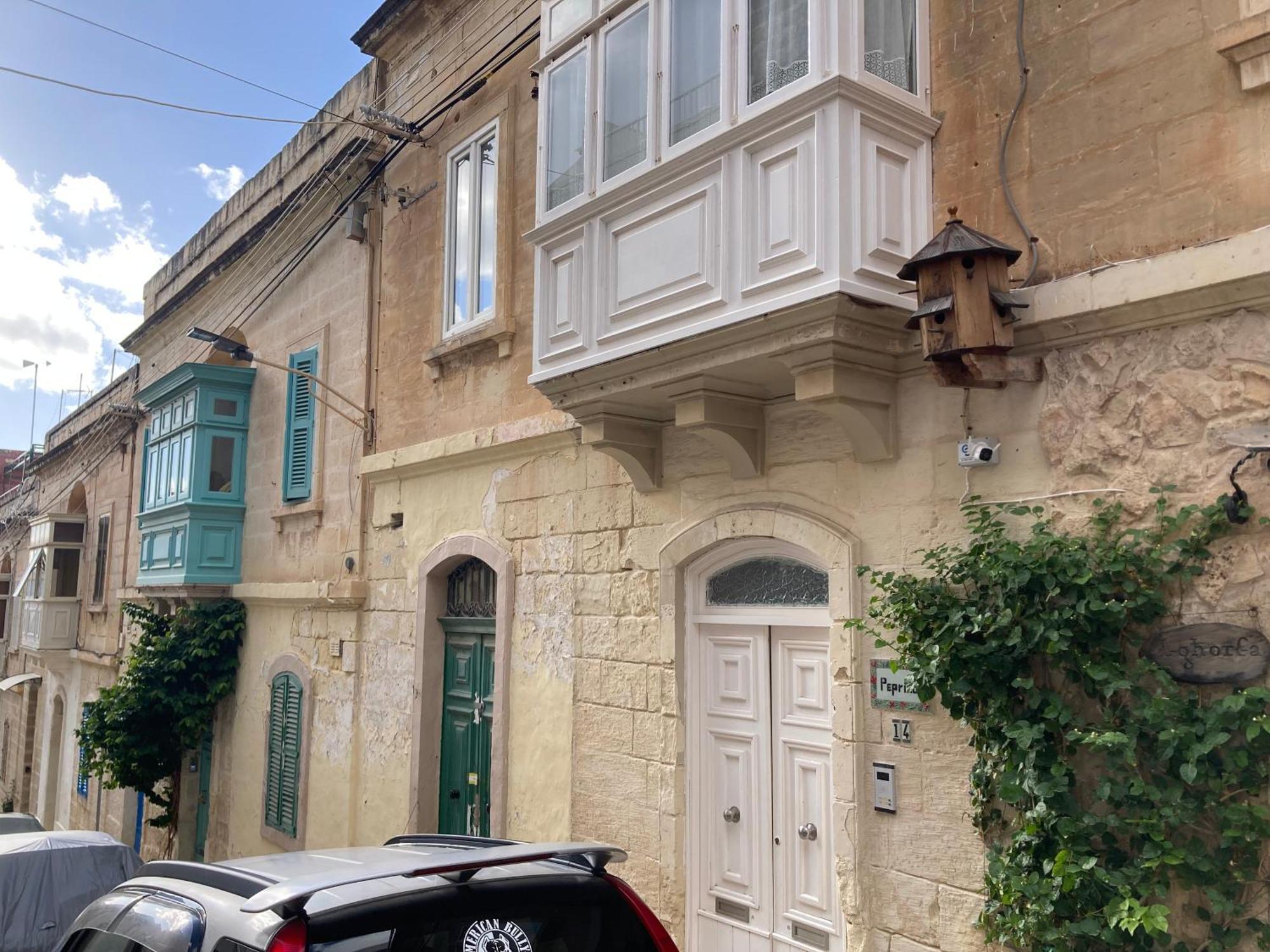 Charming Central Townhouse In Sliema By Assetflow Pro Apartment Bagian luar foto