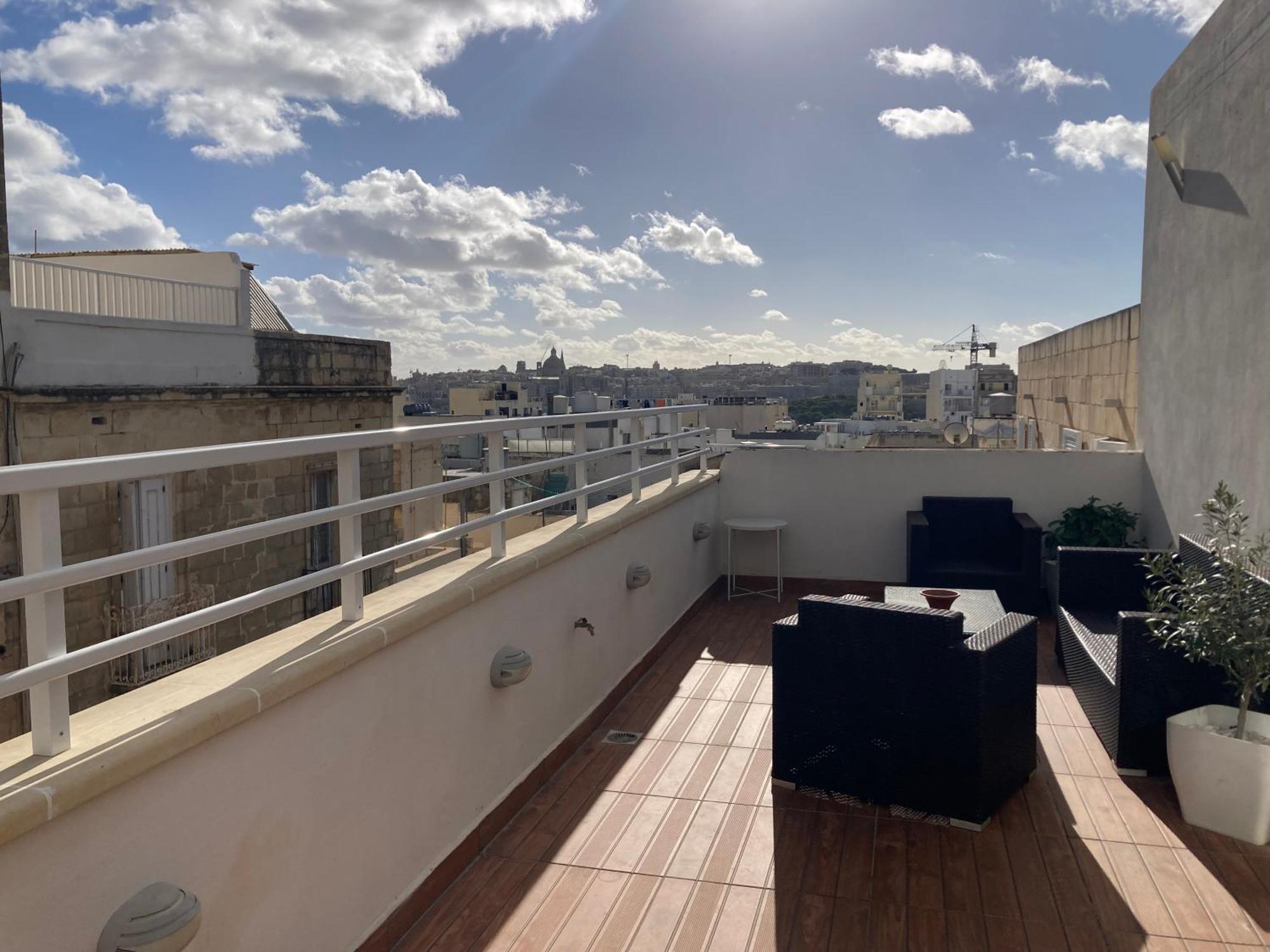 Charming Central Townhouse In Sliema By Assetflow Pro Apartment Bagian luar foto
