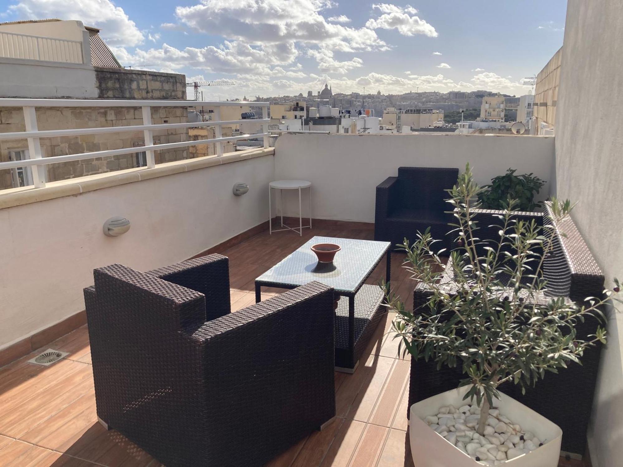Charming Central Townhouse In Sliema By Assetflow Pro Apartment Bagian luar foto